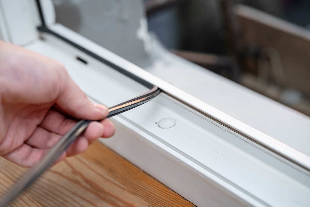 Kunststof achterdeur met HR++ glas naar de tuin in Heeze